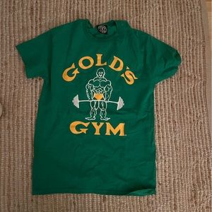 Golds gym medium t-shirt
